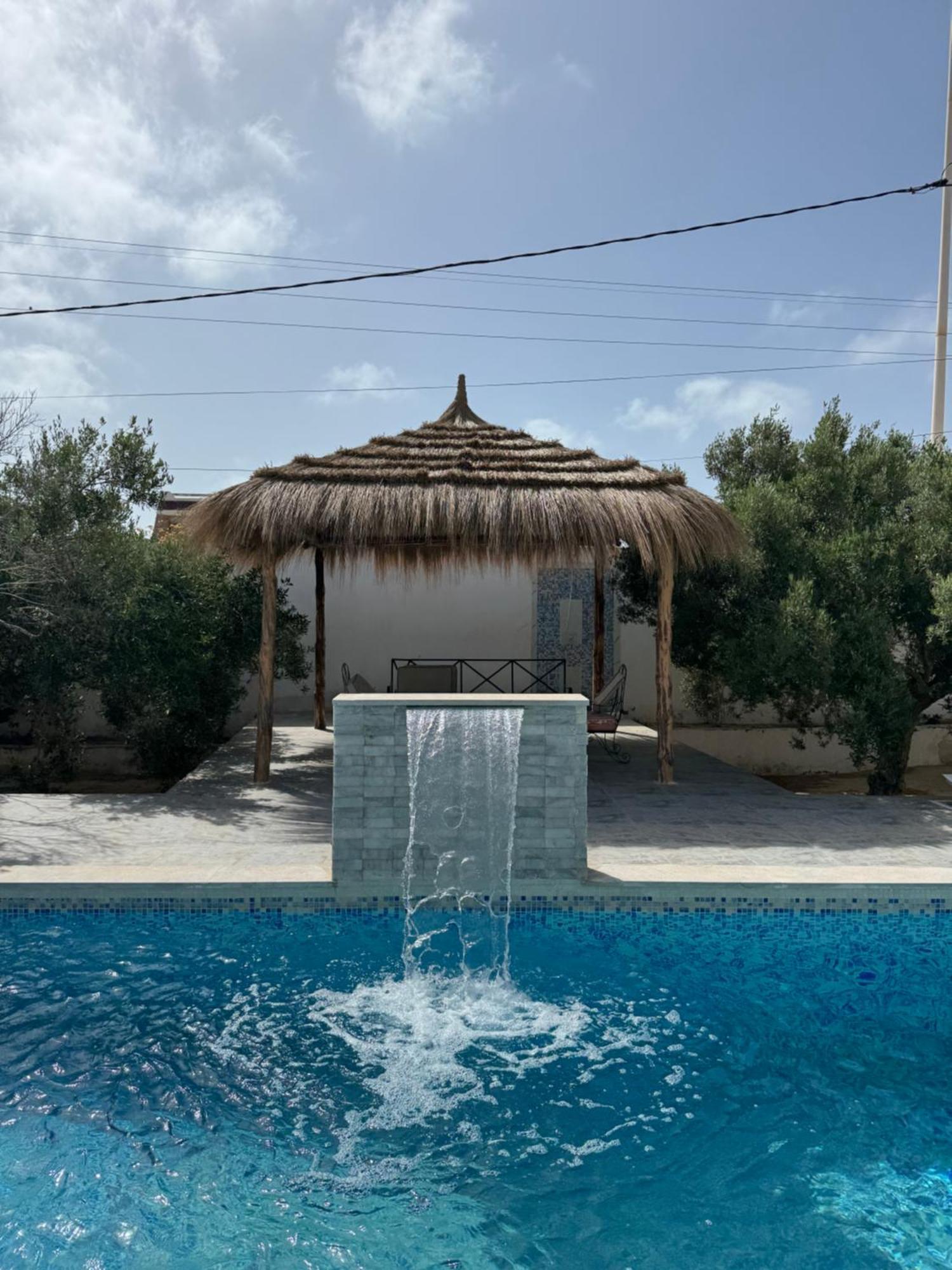 Djerba 7 *