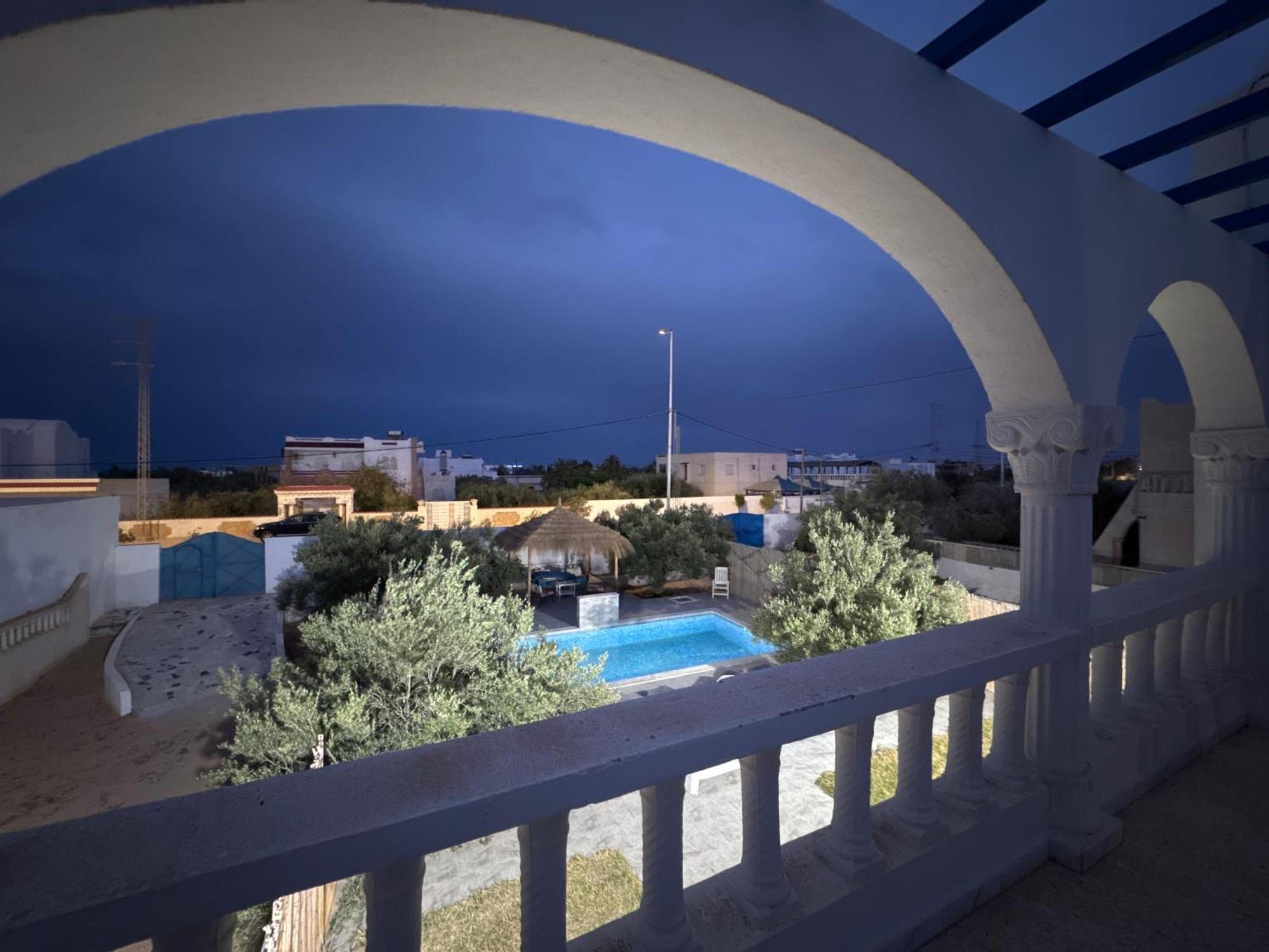Djerba 7 *